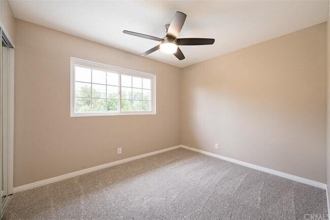Building Photo - Impeccable 4BR 2.5BA Home with Pool, Near ...