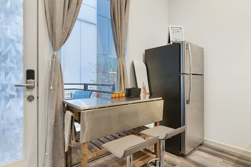 Building Photo - 3615 2nd Ave NW