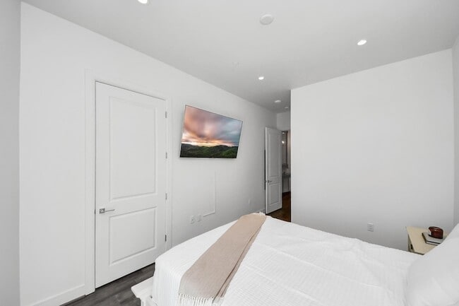 Building Photo - 4521 San Felipe St