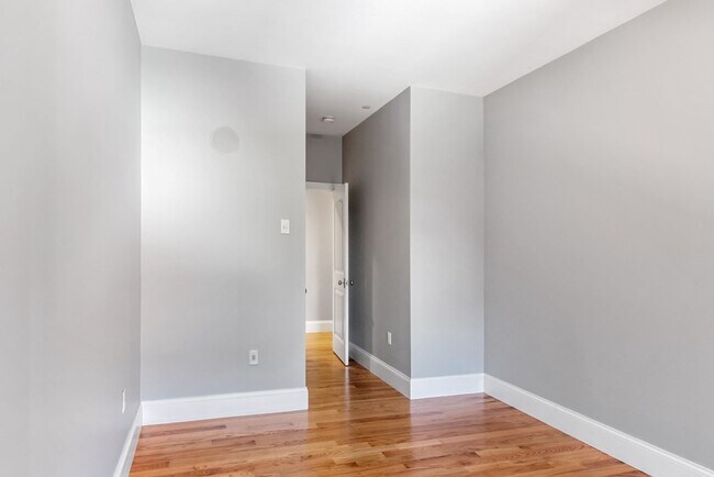 Building Photo - 15 Preble St