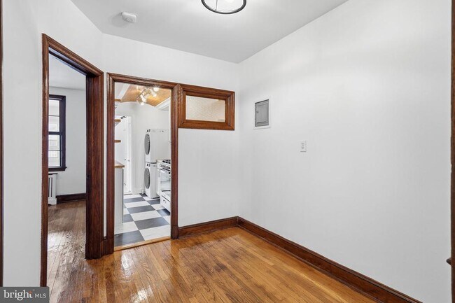 Building Photo - 4026 9th St NE