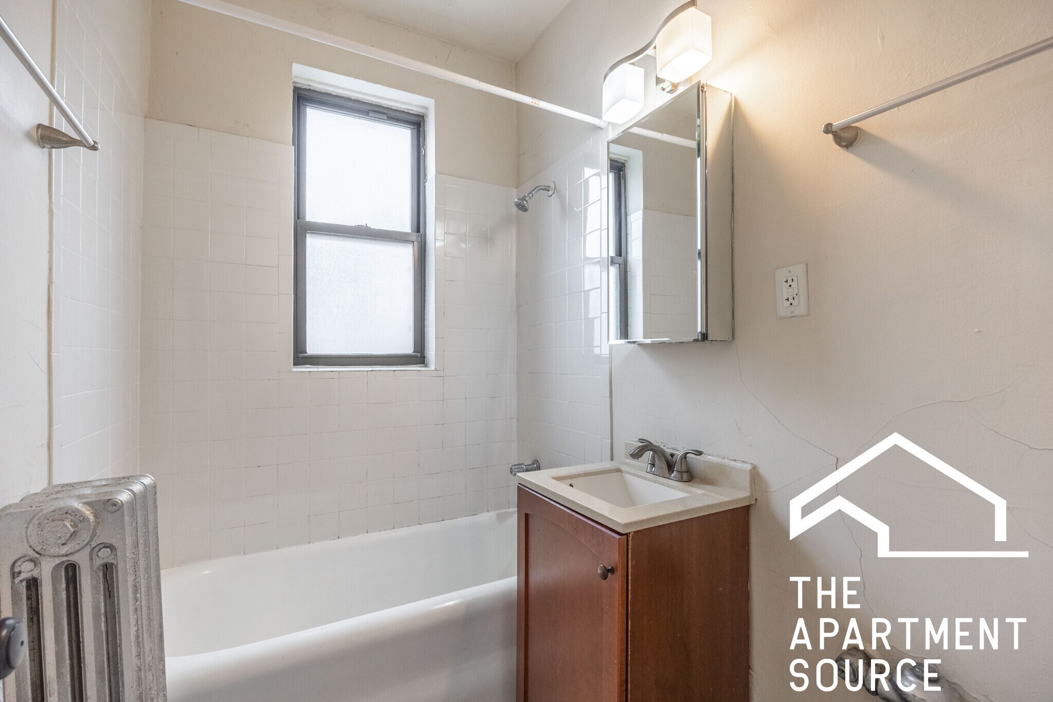 Building Photo - 4616 N Paulina St