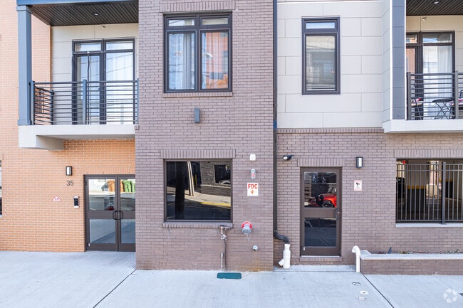 Entrance - 35 W Price St