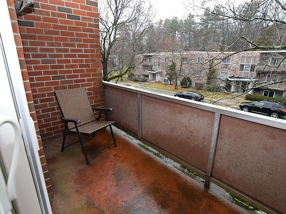 Building Photo - 63 Lionel Ave