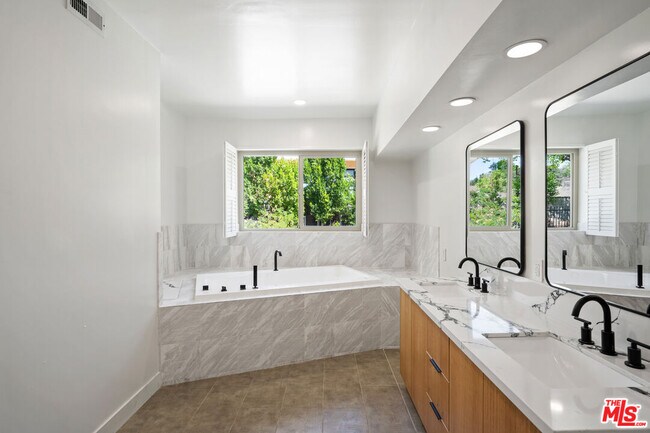 Building Photo - 24228 Dry Canyon Cold Creek Rd