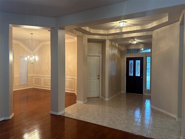 Building Photo - 11402 Softbreeze Ct