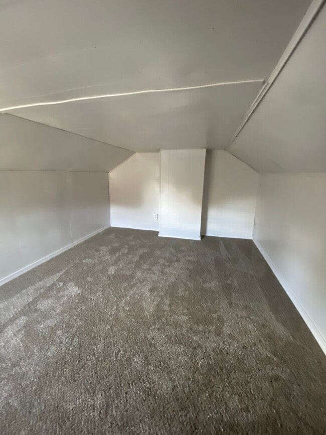 Building Photo - Charming 3 BR /2 BA Home in Lancaster City