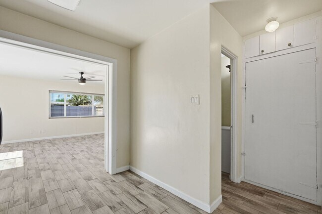 Building Photo - 209 E McMurray Blvd