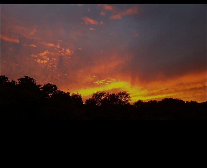 Sunset - 9385 Burchell Rd