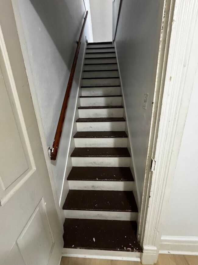 Building Photo - 05th St S 302-304