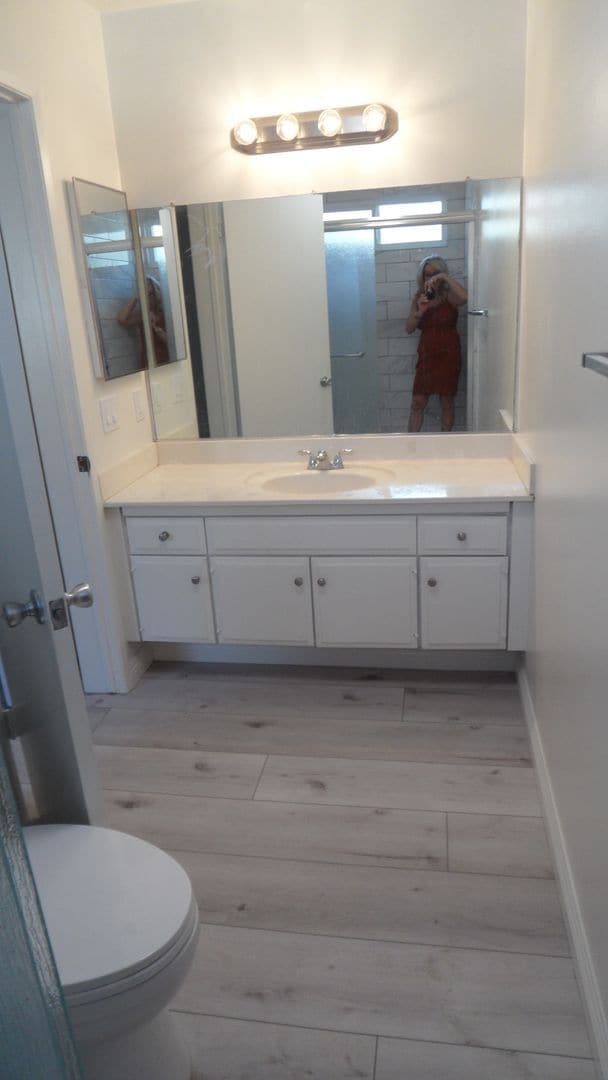 Building Photo - Beautiful Remodeled Single Story 4 BR 2 BA Home With 3 Car attached Garage