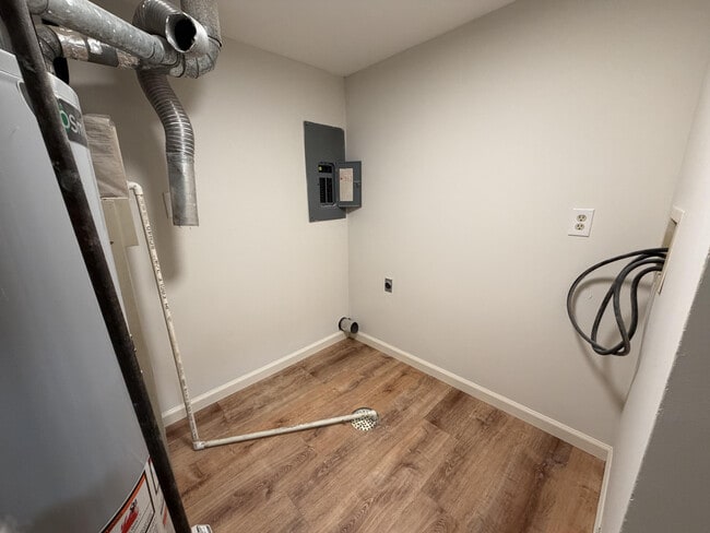 Building Photo - 1918 Mirtle Grove Ct