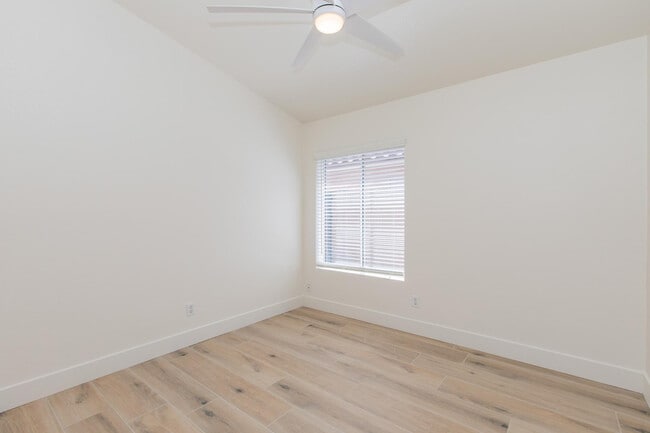Building Photo - 23554 N 73rd Pl