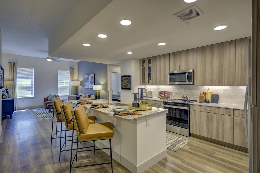 Building Photo - Alexan Rivercrest