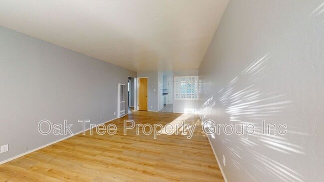 Building Photo - 2858–2860 Brookdale Ave