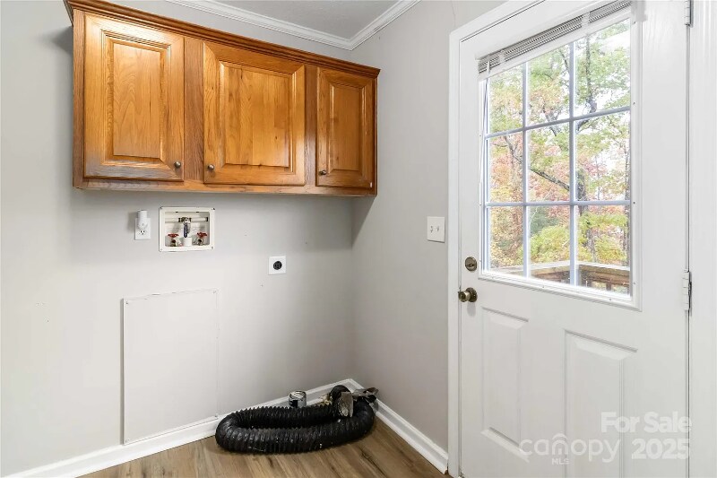 Building Photo - 2420 Creekside Dr