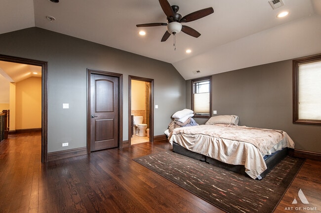 Building Photo - 10001 Montrose Ave