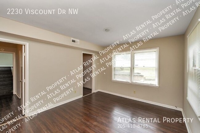 Building Photo - 2230 Viscount Dr NW