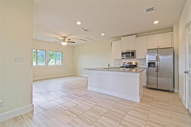 Building Photo - 555 White Steppe Way