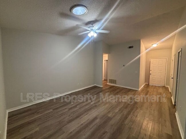 Building Photo - 163 Clear Lake Cir