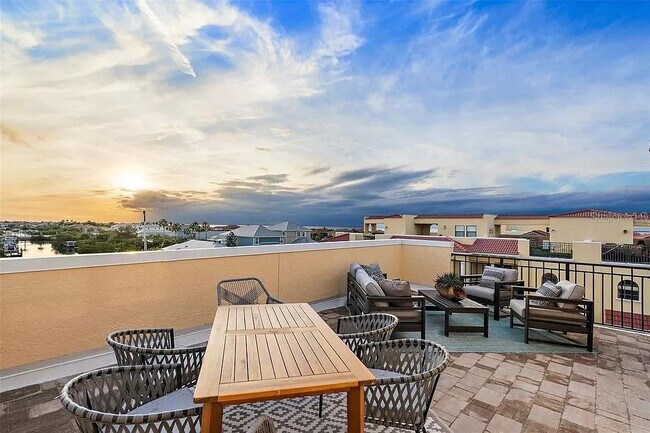 Building Photo - 6418 Margarita Shores Ln