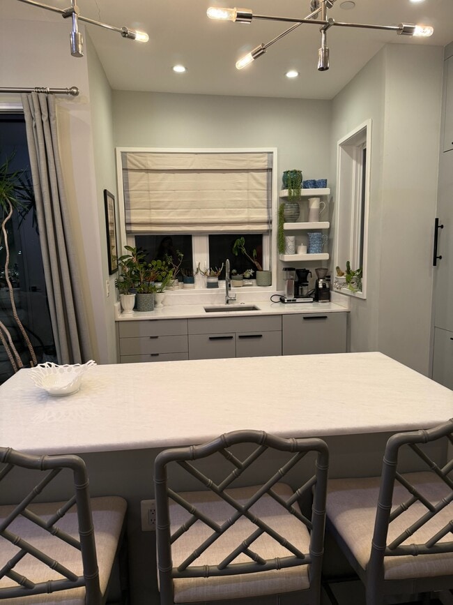 Building Photo - 1100 W St NW