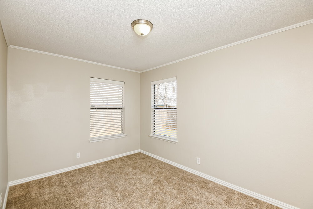 Building Photo - 505 Plainview Dr
