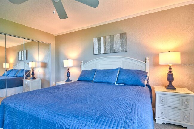 Building Photo - 900 Cove Cay Dr
