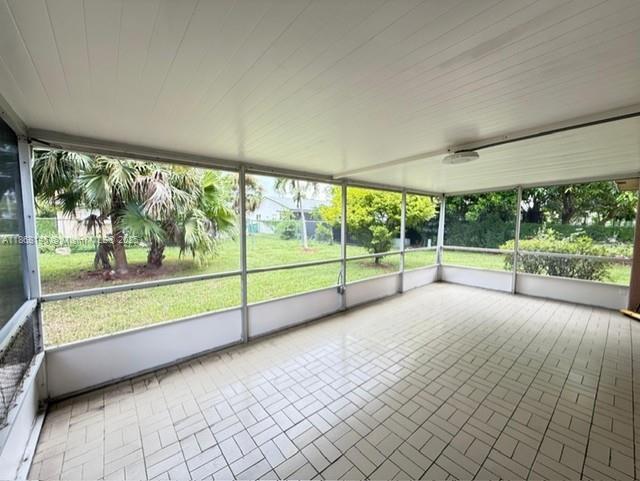 Building Photo - 7003 NW 99th Ave