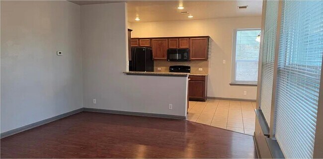 Building Photo - 2228 Nestlewood Dr