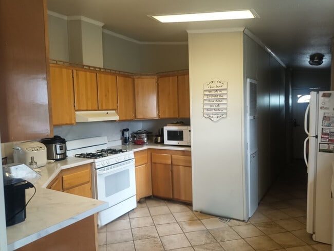 Building Photo - 381 4th N St