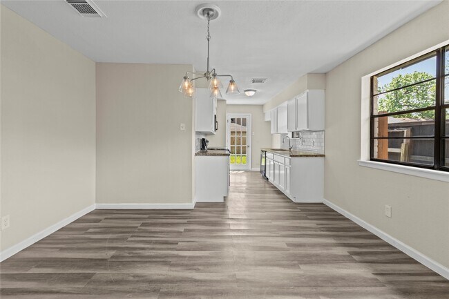 Building Photo - 5026 Fitzwater Dr