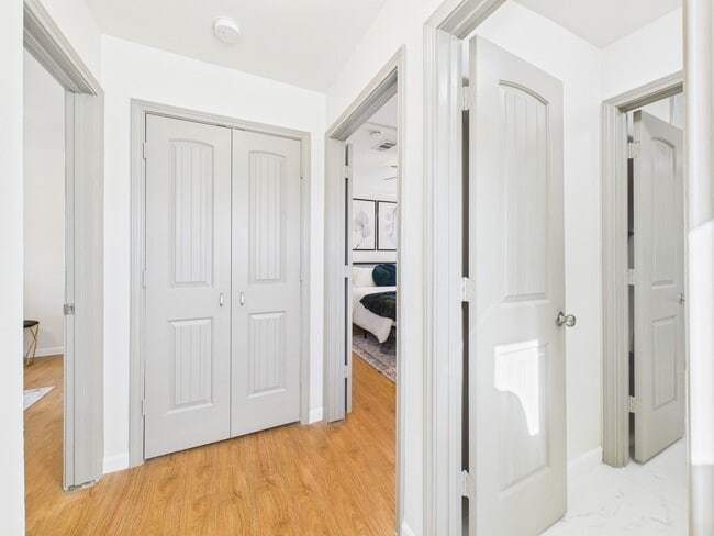 Building Photo - 7836 Bateman Ln