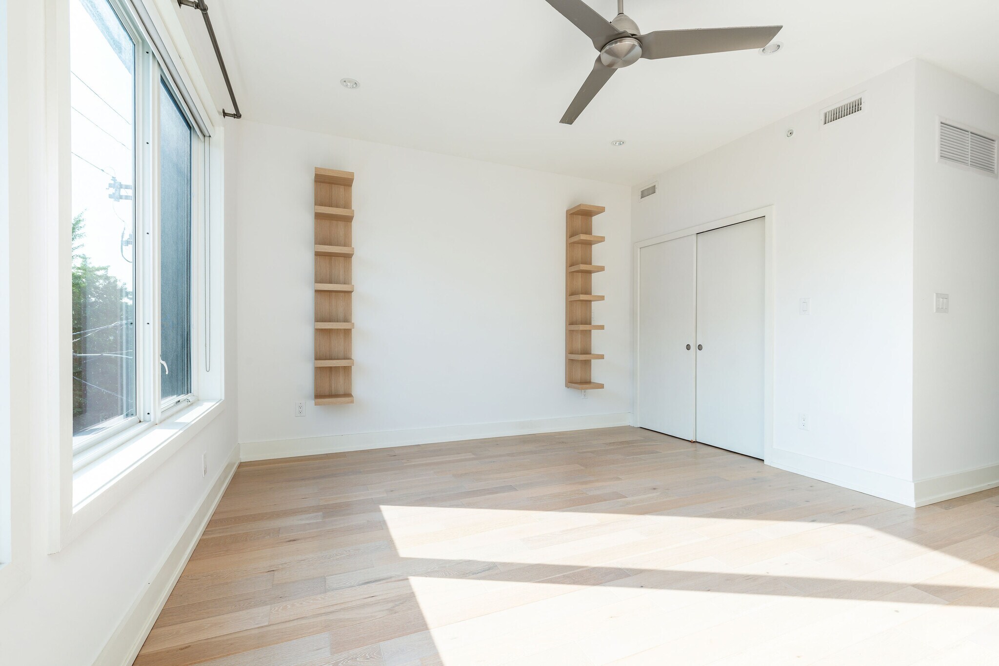 Building Photo - 2058 E Susquehanna Ave