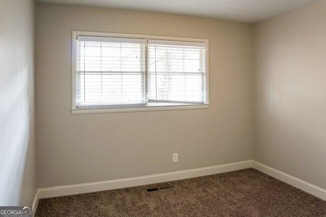 Building Photo - 2599 GA-85
