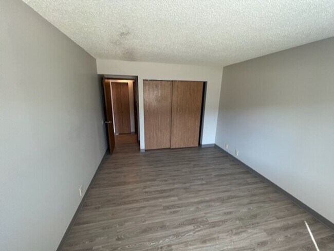 Building Photo - Multi-family Apartment Community