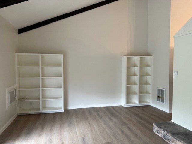 Liv Room - 2055 Ascot Dr