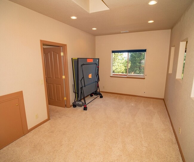 Building Photo - Beautiful home for rent in Galena Forest