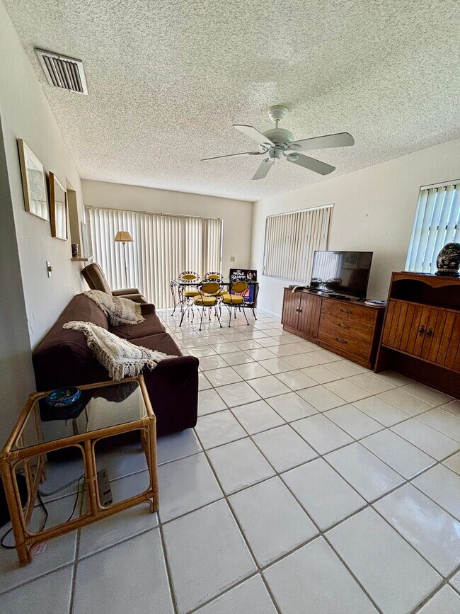 Building Photo - 6110 Ambertree Ln