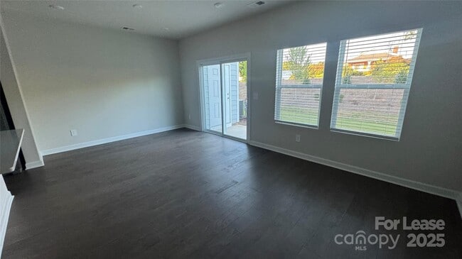 Building Photo - 1758 Braemar Vlg Dr