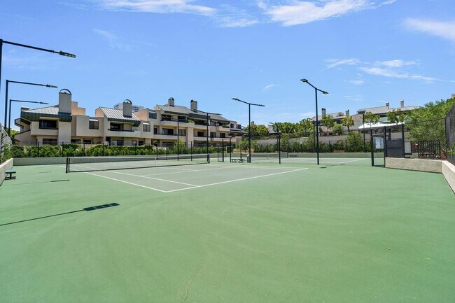 Building Photo - 2237 Century Hill