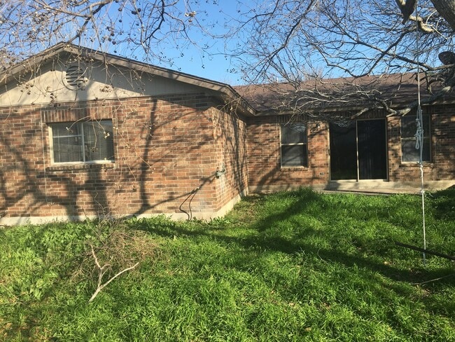 Building Photo - 8251 Sunshine Trail Dr