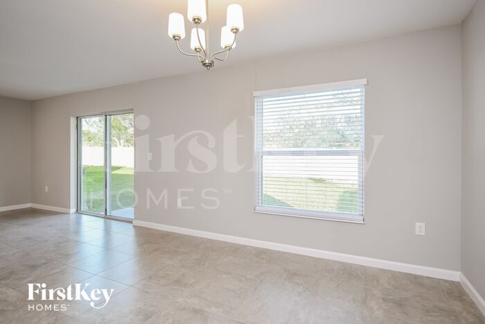 Building Photo - 421 Earhart Dr