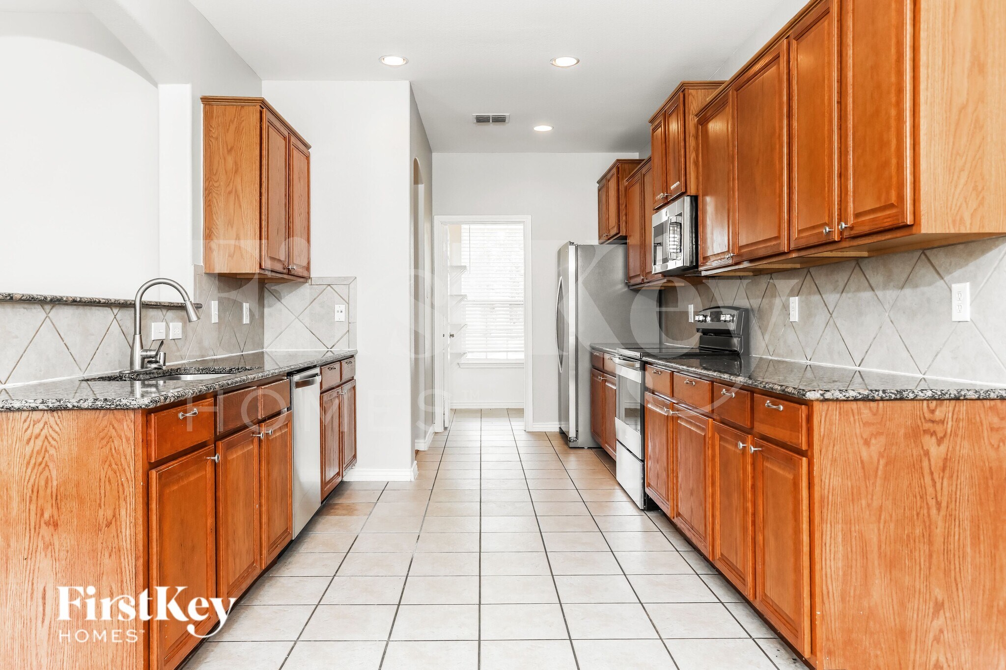 Building Photo - 1746 Summerwood Ln