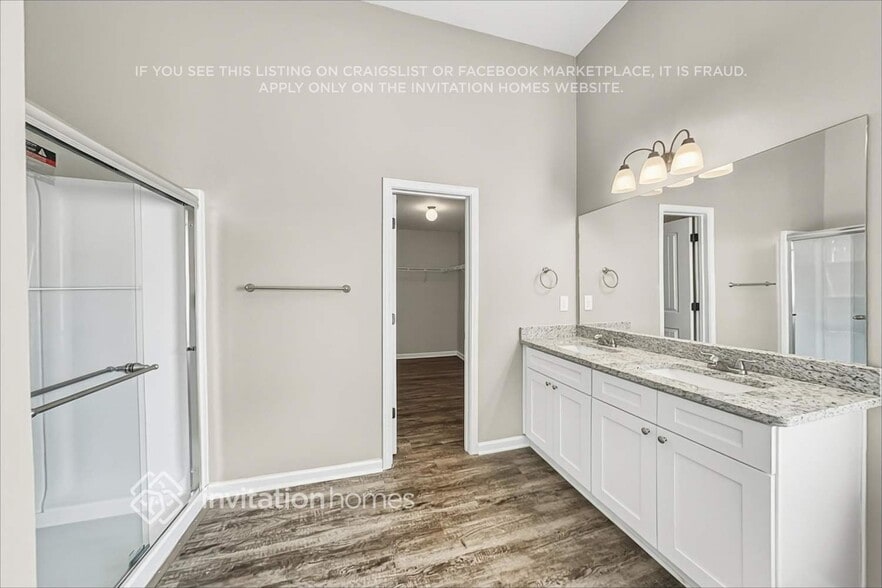 Building Photo - 100 Hamilton Pointe Dr
