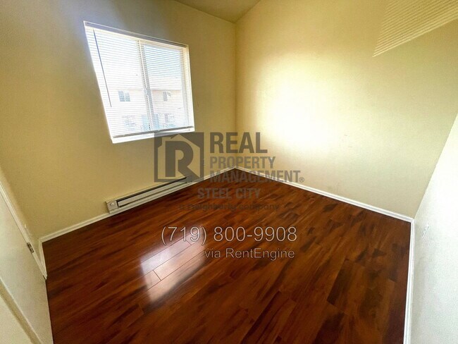 Building Photo - 1713 Oakshire Ln