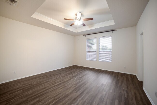 Building Photo - 27110 Saddlefoot Way