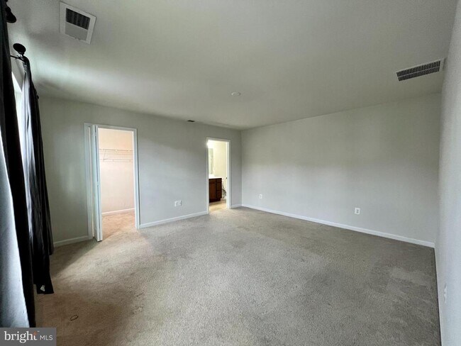 Building Photo - 255 Severna Pkwy