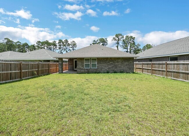 Building Photo - 7385 E Bay Blvd