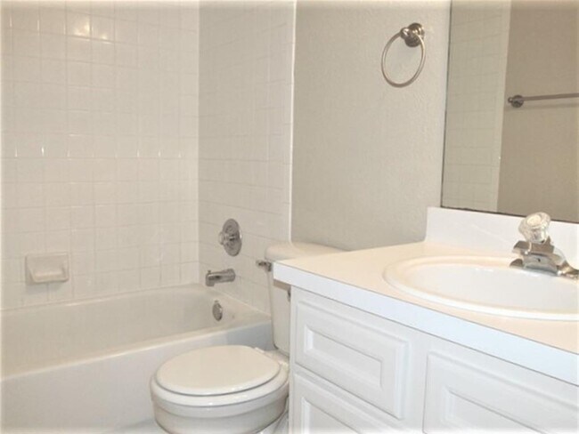 Building Photo - 7111 Nickaburr Creek Dr